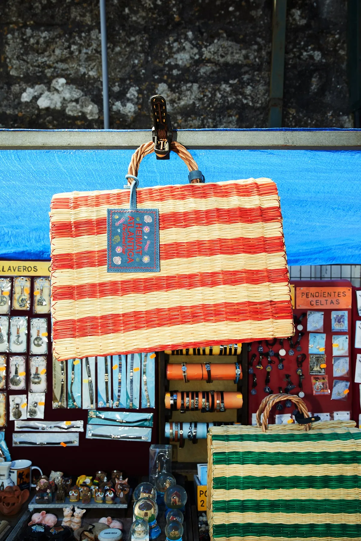 BEACH BASKET RED "The Grand Tour Collection"