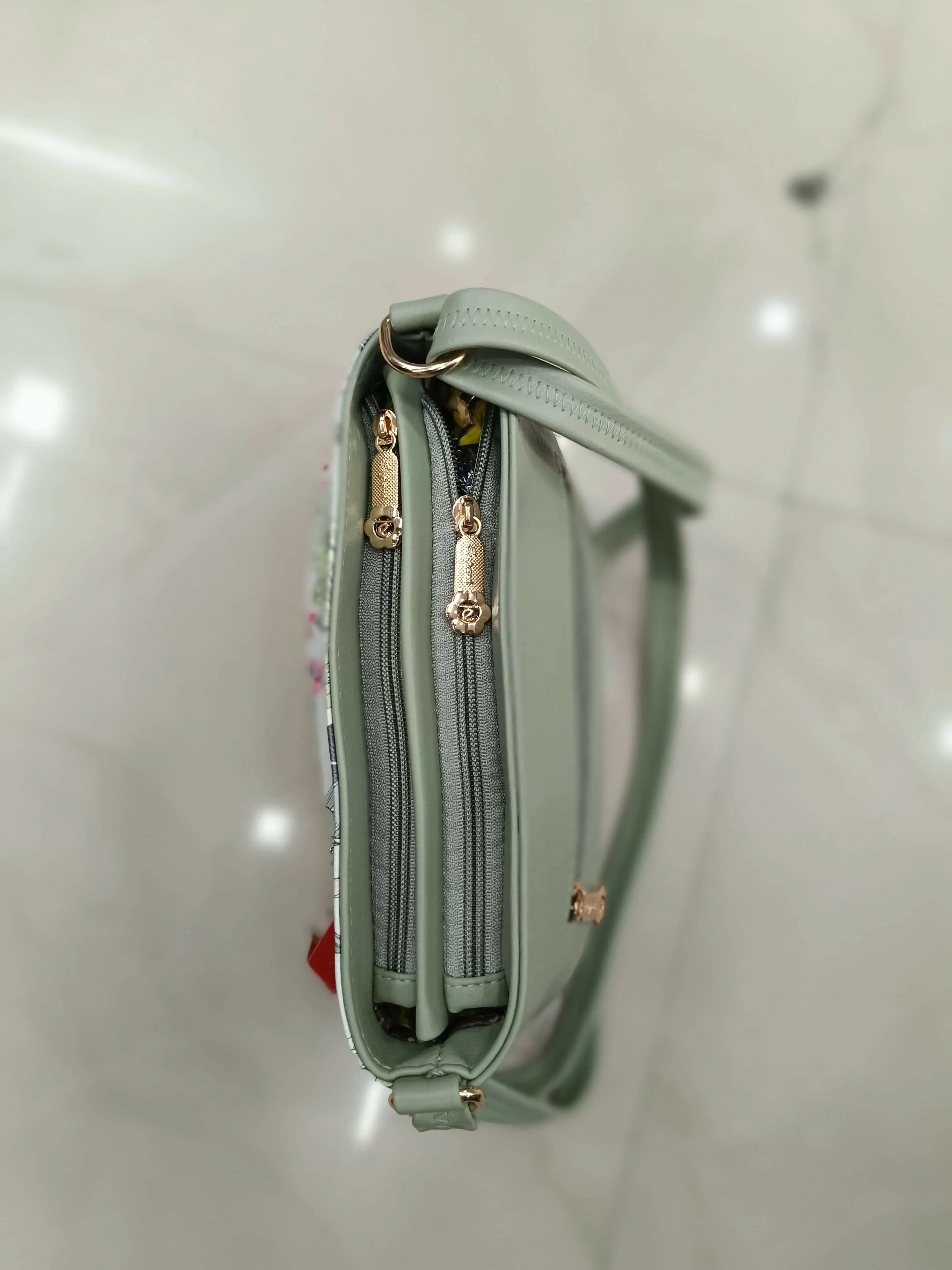 Colourfull flower designed handbag for ladies (Green)