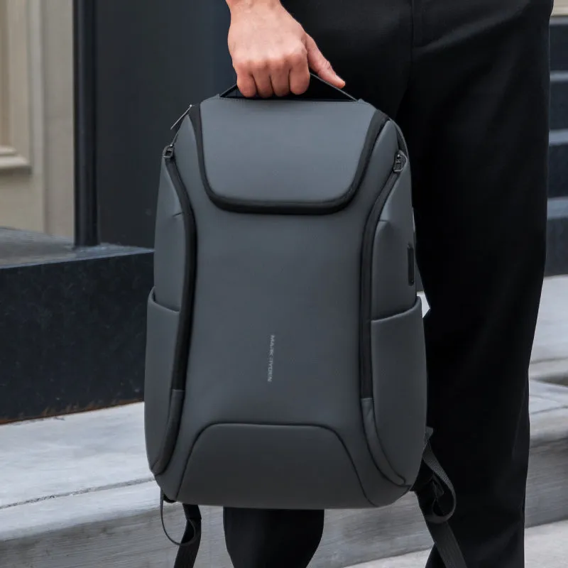 Polycom 2nd: Waterproof Backpack with Built-in USB for Travelling